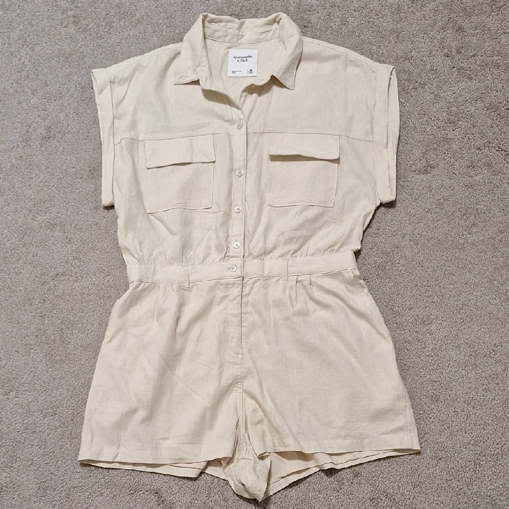 Abercrombie & Fitch Cream Collared Shirt